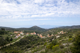 Hvar: Wine Tasting Tour and Island Sightseeing