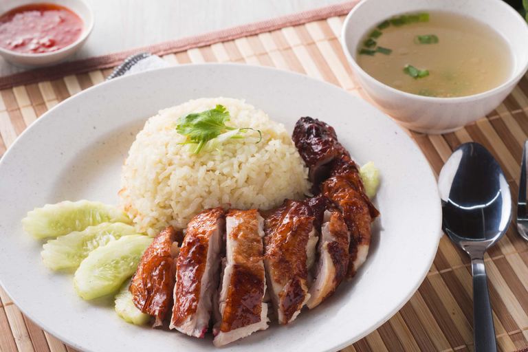 Siem Reap: Morning Food Tour, Market Walking & Street Art Vespa Tour Option