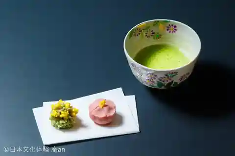 Osaka : Fabrication de sucreries traditionnelles japonaises et cérémonie du thé