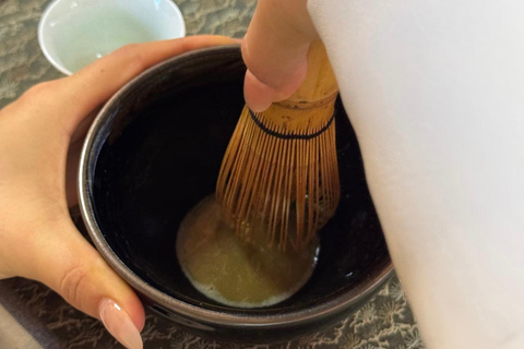 جولة شاي هانغتشو: القرى والبحيرات وتجربة الشاي المخفوقدليل للغة الإنجليزية والصينية