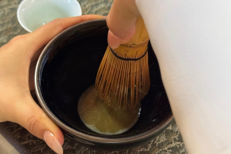 جولة شاي هانغتشو: القرى والبحيرات وتجربة الشاي المخفوقدليل للغة الإنجليزية والصينية