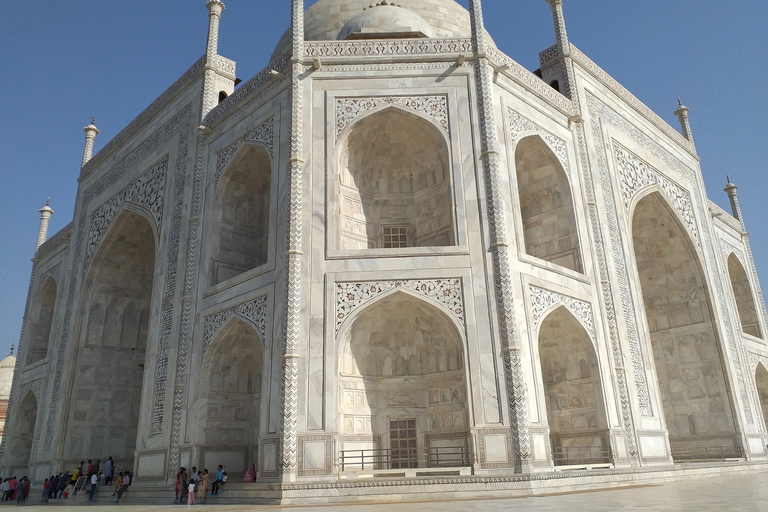 Von Delhi aus: Private Taj Mahal und Agra Fort Reise mit dem AutoNur Privatwagen und Reiseleiter