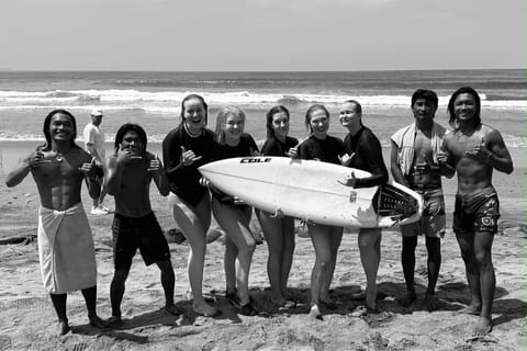 Nusa Dua: Group Surfing Lesson