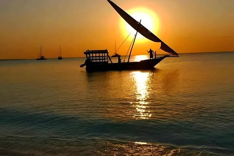 Zanzibar: Nungwi i Kendwa Sunset Dhow Cruise z transferemZanzibar: Nungwi i Kendwa Sunset Dhow Cruise.