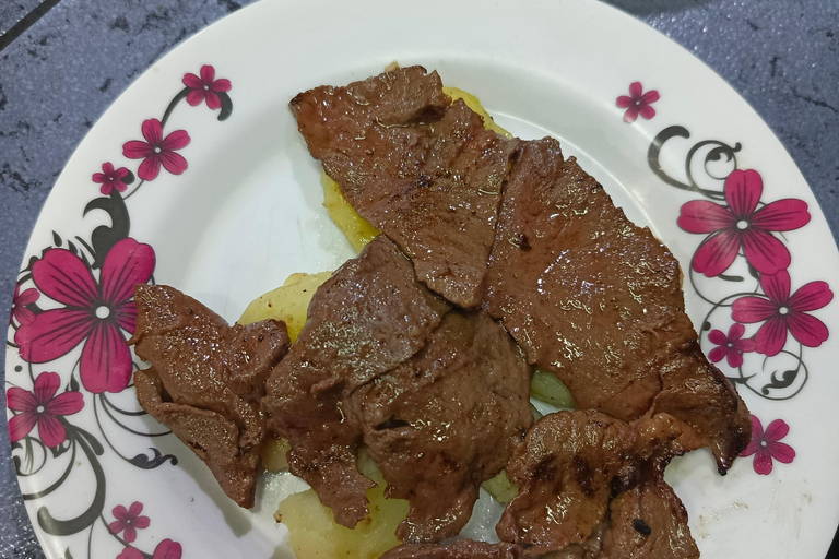 La Paz: Histórias da comida de rua e tour noturnoTour em grupo padrão – Grupo pequeno, experiência partilhada