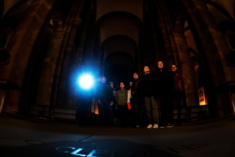 Cathédrale de Spire : la cathédrale dans l'obscuritéCathédrale de Spire : la cathédrale dans l'obscurité