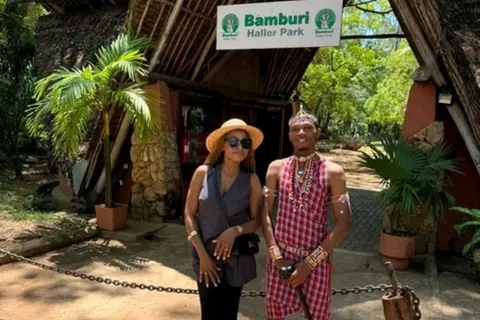 Mombasa: Half-Day Haller Park Giraffes Feeding Experience