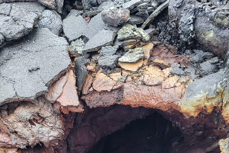 Grindavík: Caminhada no vulcão Fagradalsfjall com um guia privadoCondução autónoma: Ponto de encontro no vulcão