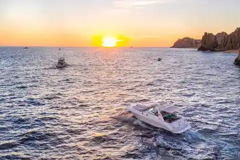La Paz: Crucero privado al atardecer con snorkel y vistas al mar