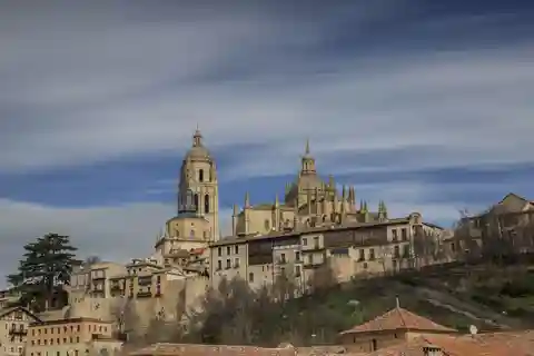 Segovia: Ticket electrónico de entrada a la Catedral de Segovia con Audioguía