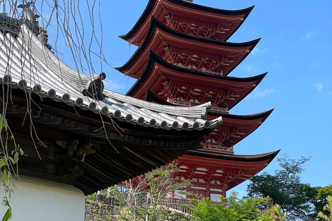 Hiroshima : Visite privée de Miyajima avec un guide local 5 heuresMiyajima 5 heures