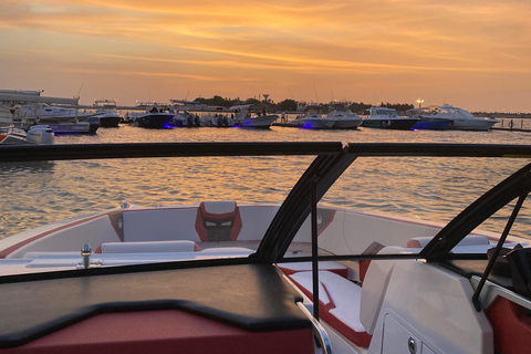 Passeio de barco na cidade de Jeddah