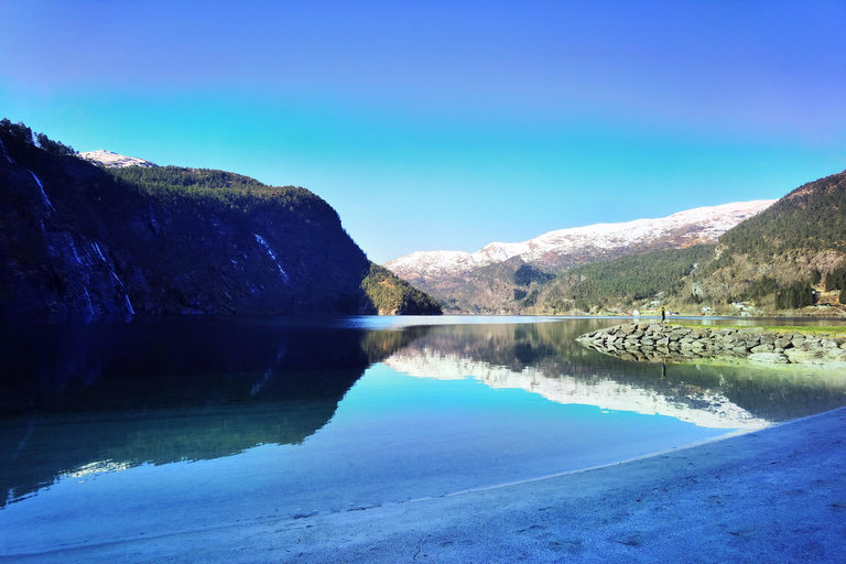 Passeio flexível ao Castelo de Modalen, Hesjedalsfossen pode ser uma caminhadaPasseio flexível para Modalen O Castelo Hesjedalsfossen