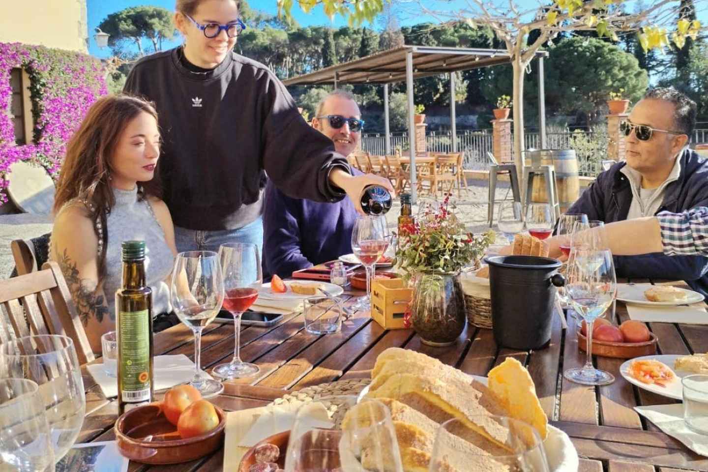 Barcelona: Sailing and Winery Tour with Wine Tasting