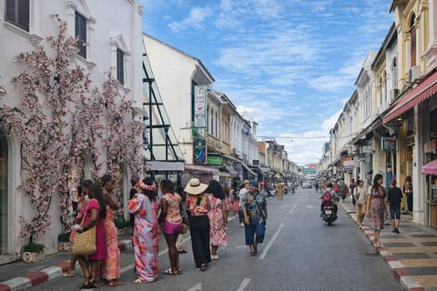 From Krabi: Private Phuket Tour to Wat Chalong & Big Buddha