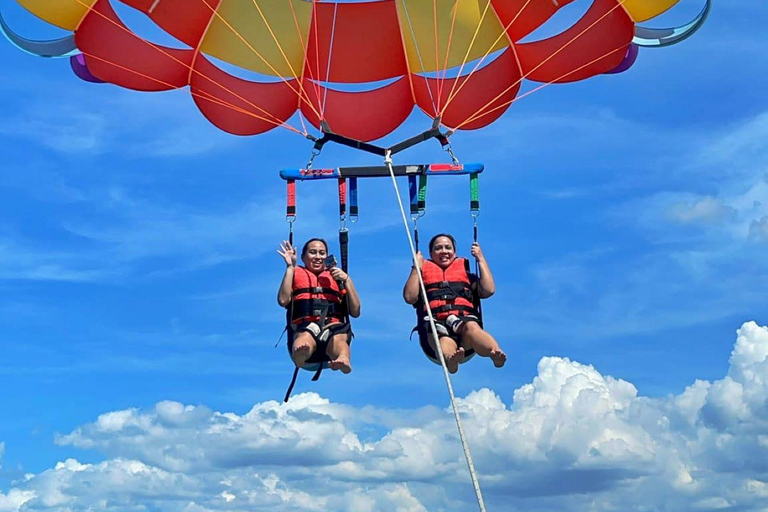 Coron Palawan: Vattensporter Parasailing med hotelltransferCoron Palawan: Vattensporter Parasailing-Solo med hotellöverföring