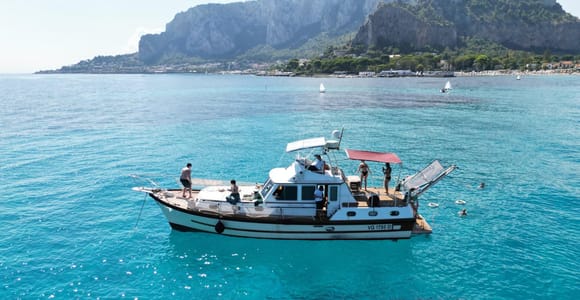 Palermo: Bootstour mit Aperitif, Schnorcheln und Höhlentour