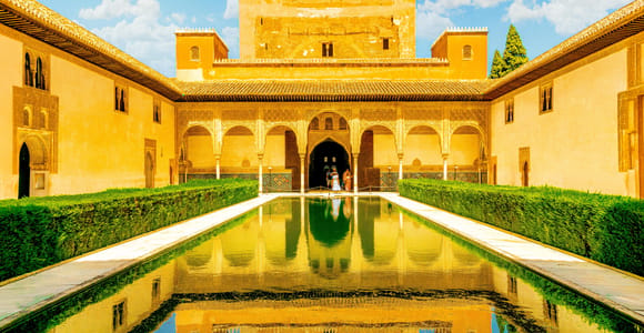 Granada: Alhambra, Generalife & Nasrid Palaces Guided Tour