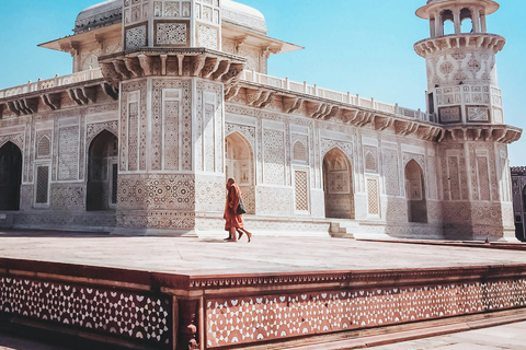 Jaipur: Private Transfer to Agra with Fatehpur Sikri