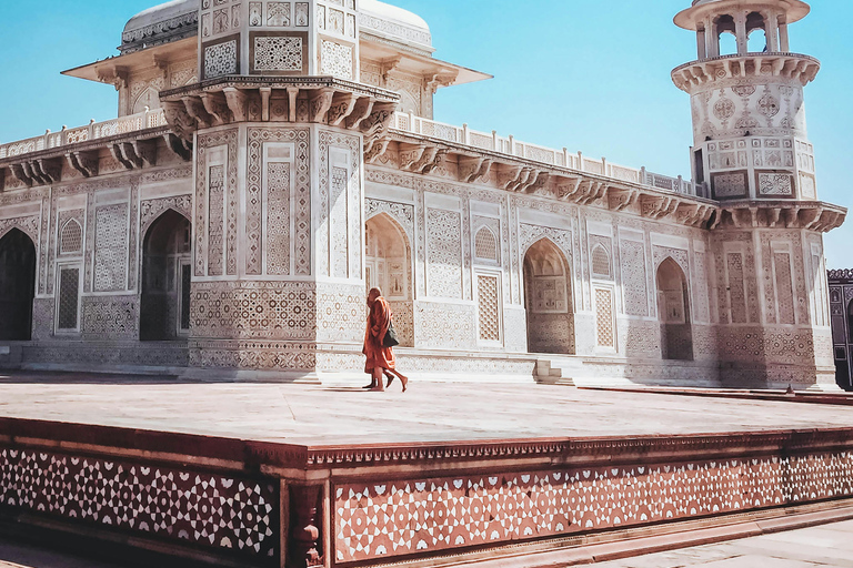 Jaipur: Private Transfer to Agra with Fatehpur Sikri