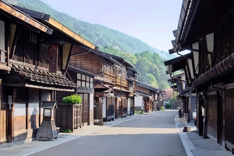 Shirakawago&amp;HidaTakayama&amp;GujoHachiman Dagstur från Nagoya