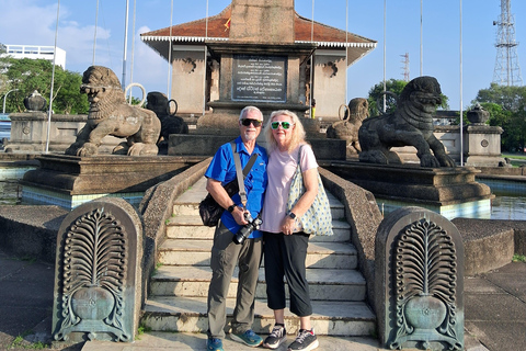 Colombo: City Tour Morning and Evening by Tuk Tuk