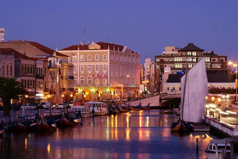 Tagestour nach Aveiro (das Venedig Portugals) + Flusskreuzfahrt