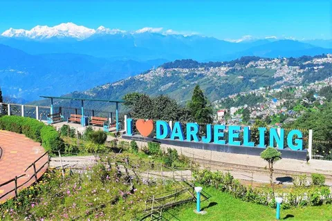 Darjeeling: Full-Day Guided Sightseeing Tour by Car