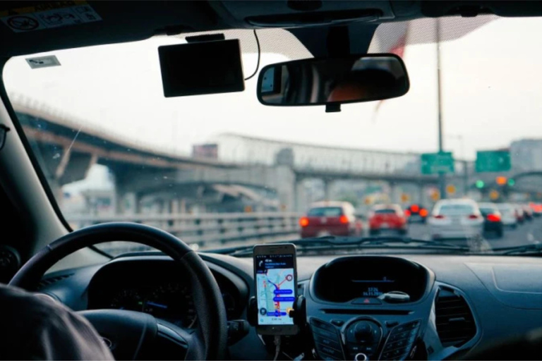 From Yogyakarta: Roundtrip Transfer to Borobudur Temple Roundtrip Transfer with Entry Fee (Climb-up Guarantee)