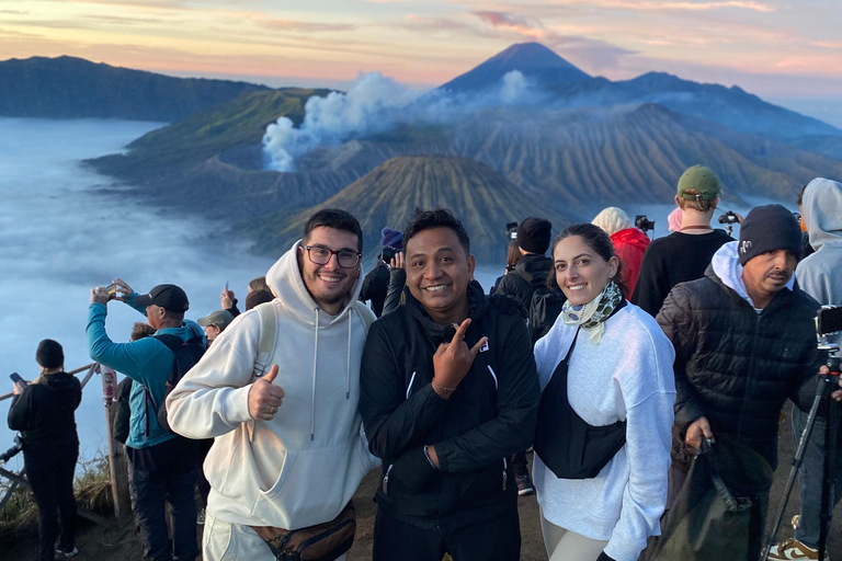 Yogyakarta: 4-Day Java Tour with Bromo & Ijen Bromo Ijen Drop Ketapang private and shared