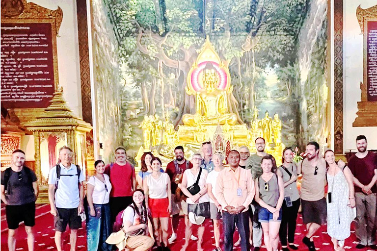 جولة سير في بنوم بنه: التاريخ والثقافة والفن وطعام الشوارع