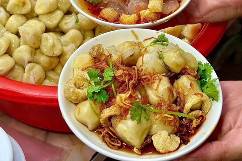 Hue Street Food Adventure – Eat, Walk & Explore Like a Local Private Group