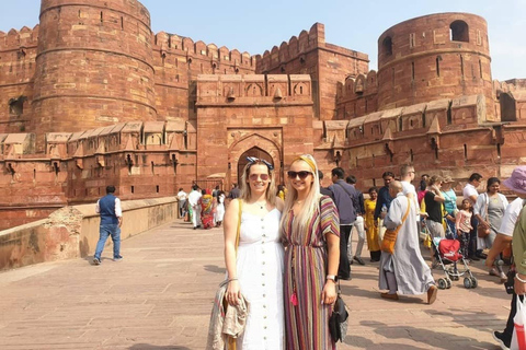 Agra: Taj Mahal i Agra Fort wstęp VIP z pominięciem kolejkiWycieczka all inclusive Taj &amp; Fort ze wstępem o wysokiej wartości