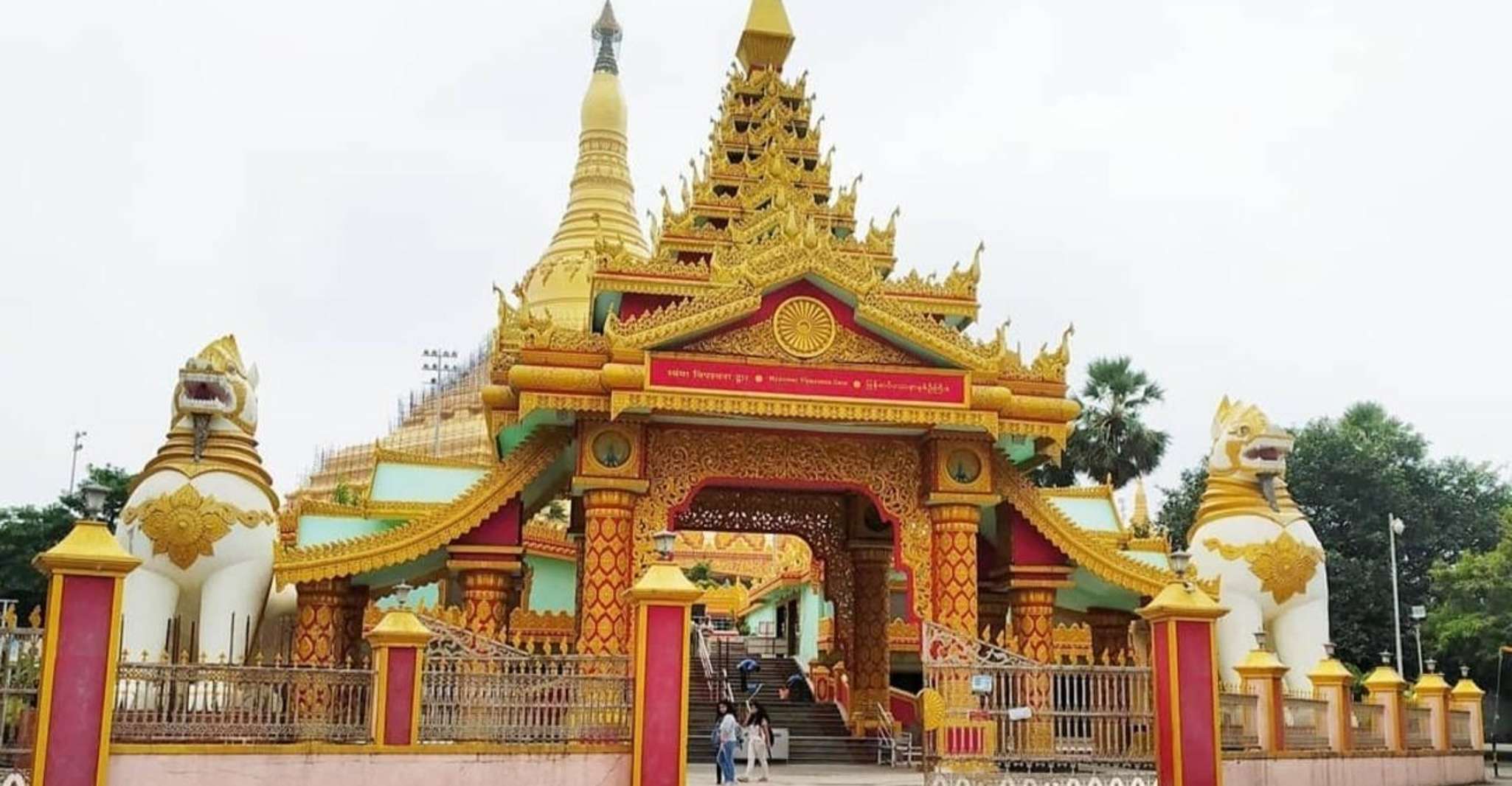 Private Global Pagoda Tour inklusive AC-Fahrzeug - Hizvo