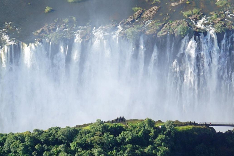 From Johannesburg: 5-Day Victoria Falls & Chobe Safari Tour