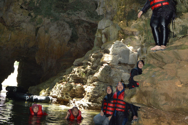 "Java Highlights: Yogyakarta to Bromo & Ijen Volcanoes"