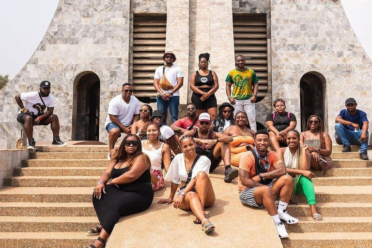 Accra Walking Tour: Journey into Ghana’s Pan-African Legacy