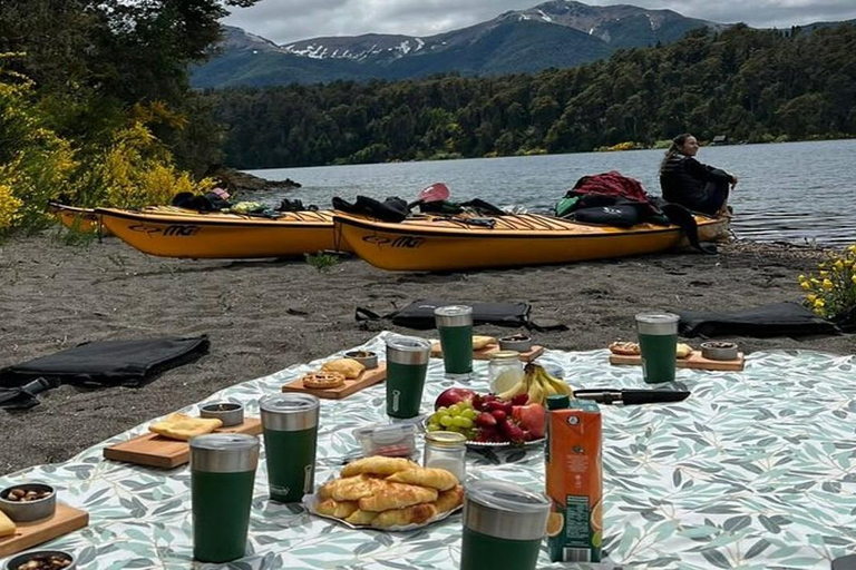 Villa la Angostura: Half Day Kayak Tour with Picnic