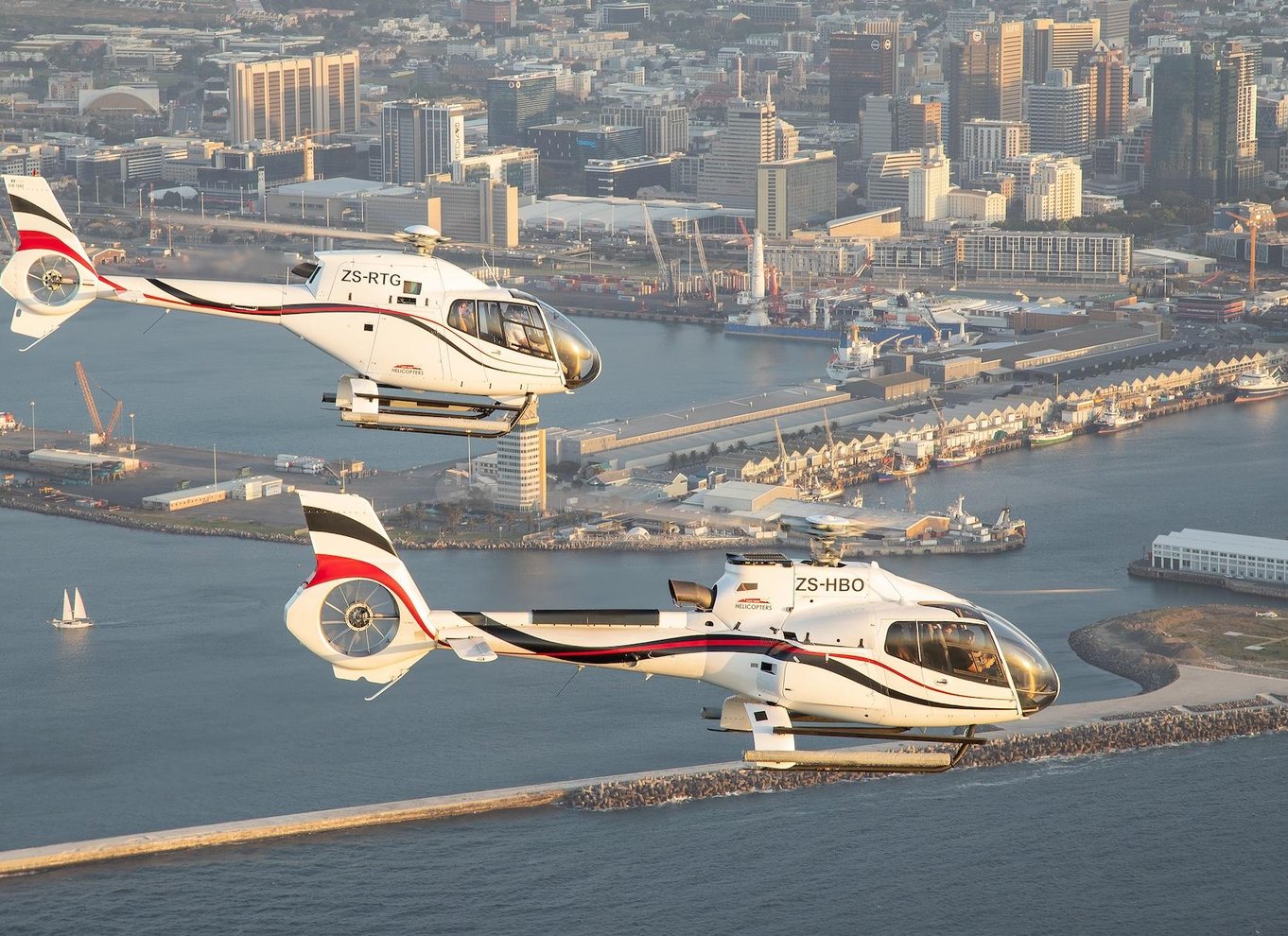 Cape Town: 2 Oceans Helikopterflyvning med billet til bådtur