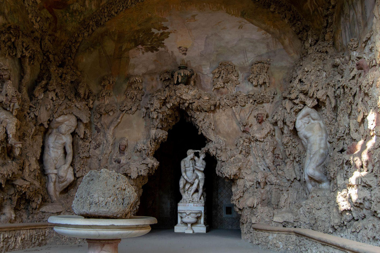 Tour della Galleria degli Uffizi e del Corridoio Vasariano senza fare la filaTour della Galleria degli Uffizi e del Corridoio Vasariano senza fare fila