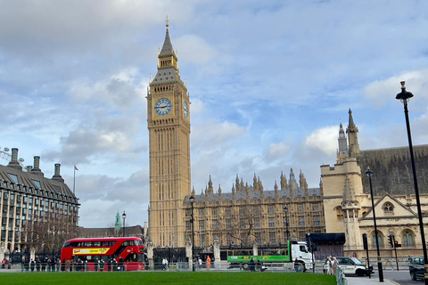 Southampton Port to London - Optional Via Stonehenge 6 Passengers Large MPV Vehicle