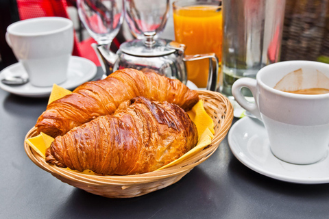 Paris : Croisière matinale sur la Seine avec petit-déjeuner français