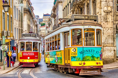 Lisbon: Private Eco Tuk Tuk Tour For Couples, Family & Solo 30 min: Welcome Mini Ride for Tuktuk Experience