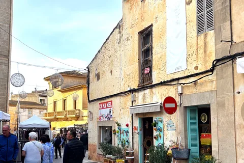 Mallorca: Santanyi Market - Arts, Crafts and Local products