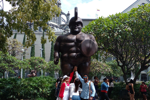 Medellin: Pablo Escobar y City Tour privado. 2 tours en 1 Medellin: pablo escobar y city tour privado. 2 tours en 1