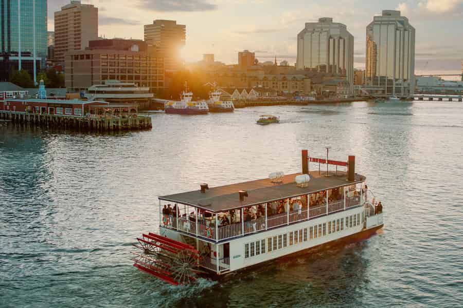 Halifax: Happy-Hour-Kreuzfahrt mit Live-Musik. Foto: GetYourGuide Halifax: Happy-Hour-Kreuzfahrt mit Live-Musik. Foto: GetYourGuide