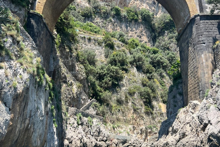 Amalfiküste: eintägige Tour von Salerno nach Amalfi