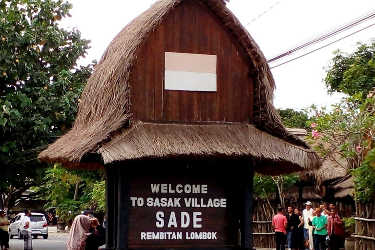 Lombok: Pick-up Port/Airport +Waterfall Tour+ Drop off Hotel Bangsal Port + Waterfall Tour + Drop-off Kuta Lombok Area