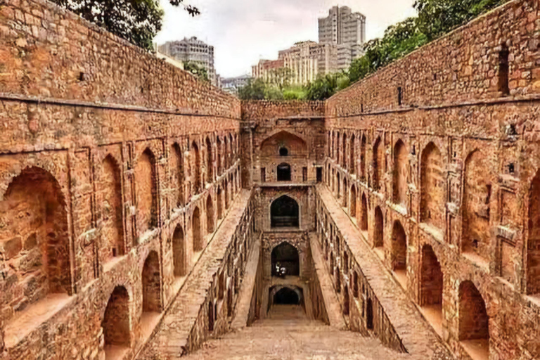 Cover Delhi in a Day: Private Guided Tour with 9 place visitEntrance+ Car + guide