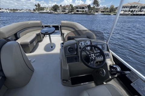 Fort Lauderdale: 12 People Private Pontoon Rental 2 Hours With Captain